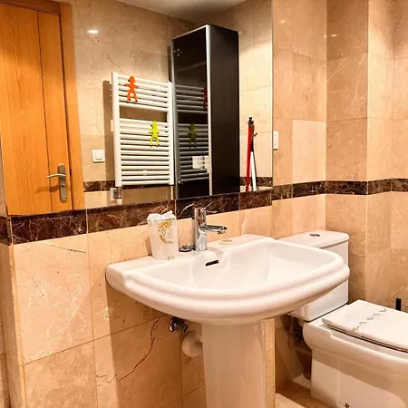 Centrico Irmandinos Con Garaje - Homeygalicia *